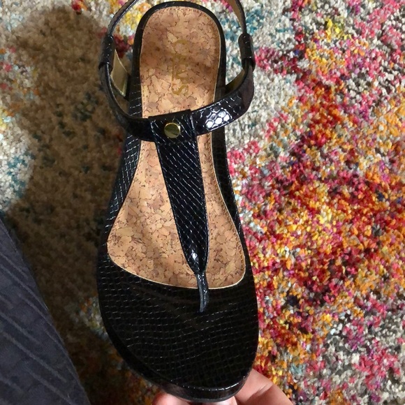Wedge sandals - Picture 2 of 3